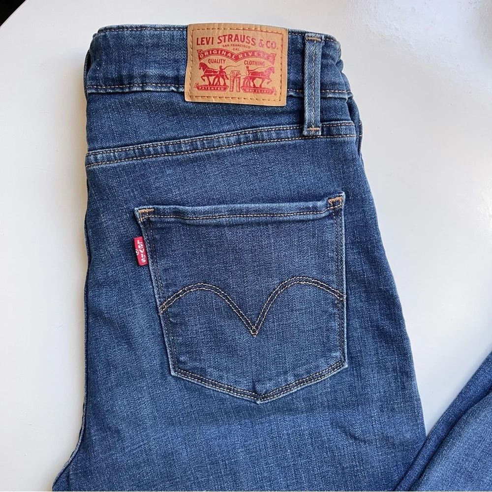 Levi's Mid Rise Skinny Jeans W30L32 - Picture 2 of 6
